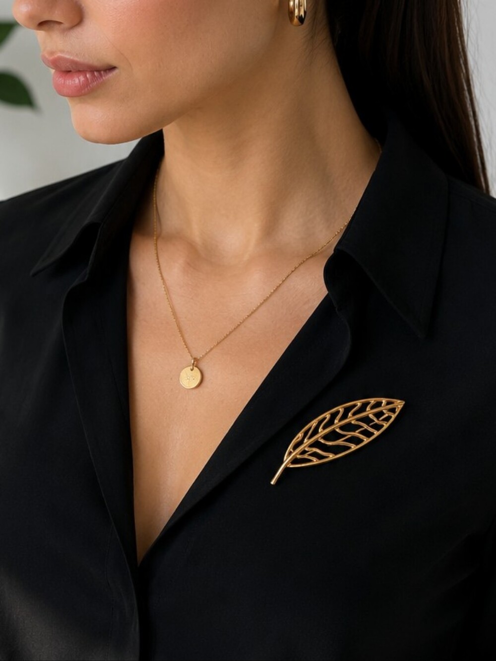 Vintage Style Gold Tone Openwork Leaf Brooch Botanical Pin 2.5"